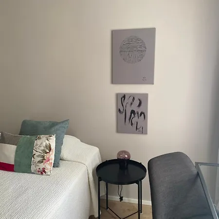 Super And Fully Equipped 150 Meters From The Train Station *