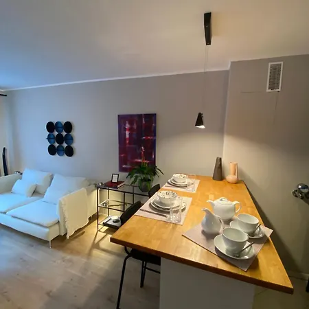 Super And Fully Equipped 150 Meters From The Train Station *