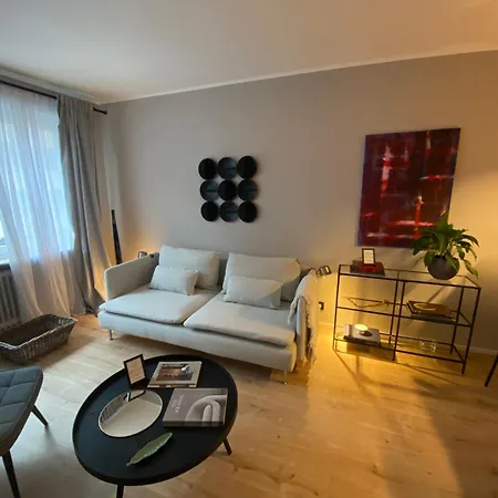 Casa Soden, Artful Living Close To Frankfurt Apartment