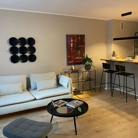 Super And Fully Equipped 150 Meters From The Train Station